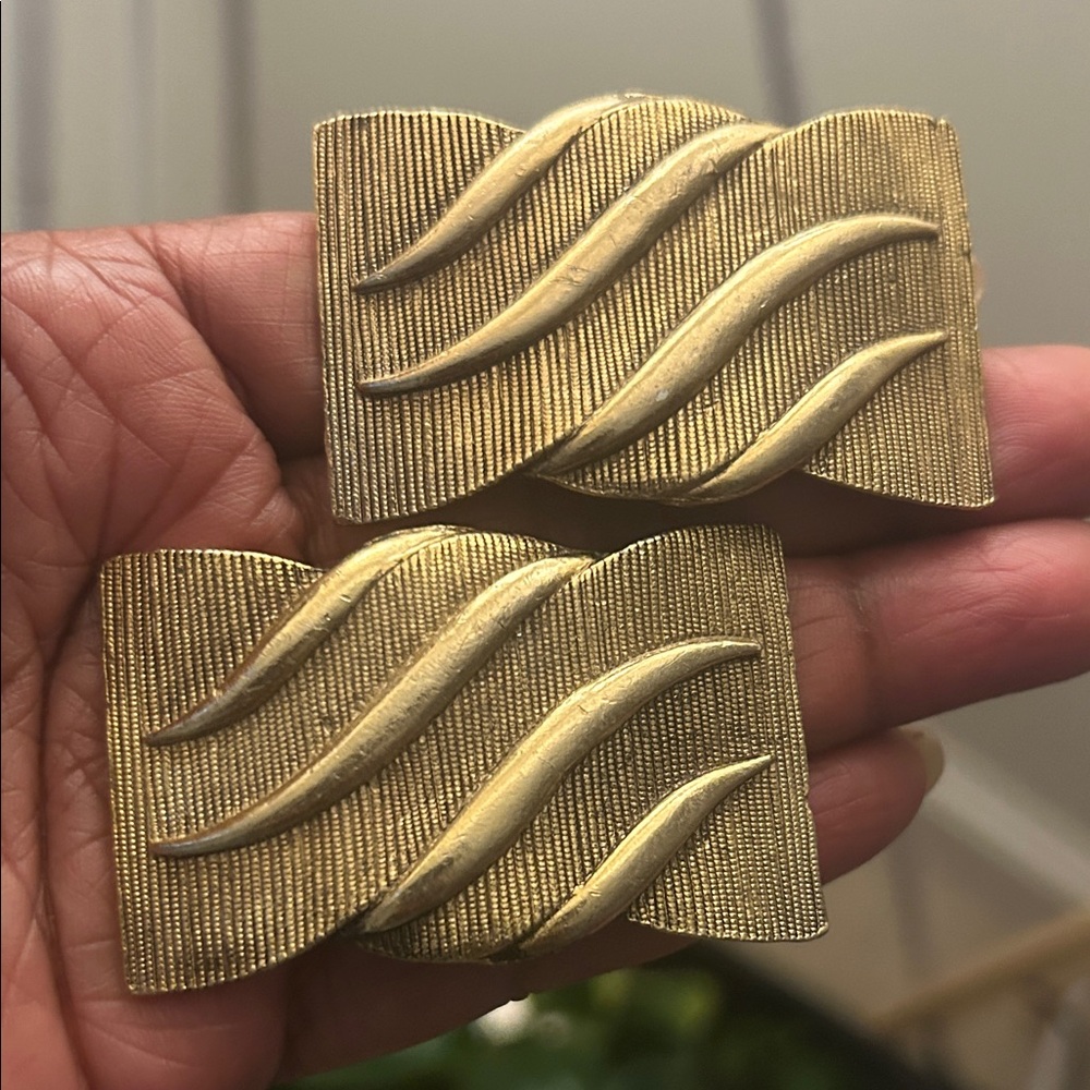 Vintage Gold Textured Belt Buckles